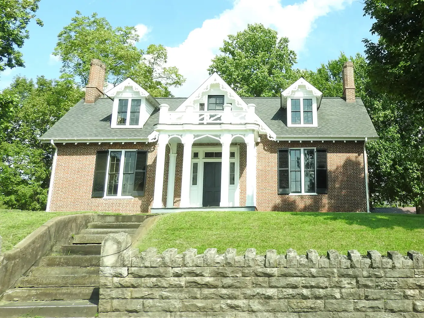 A brick house seen from North Main Street in Versailles, Kentucky