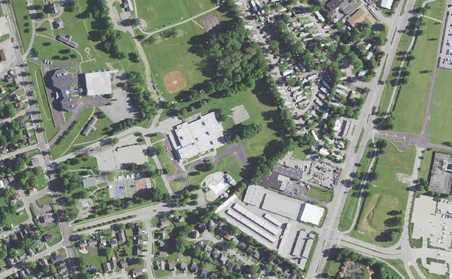Booker T. Washington Elementary School and its grounds on Howard Street in Lexington, seen from the air