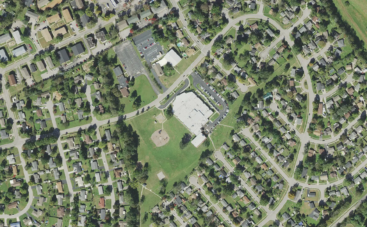 Dixie Magnet Elementary School and its grounds on Eastland Parkway in Lexington, seen from the air