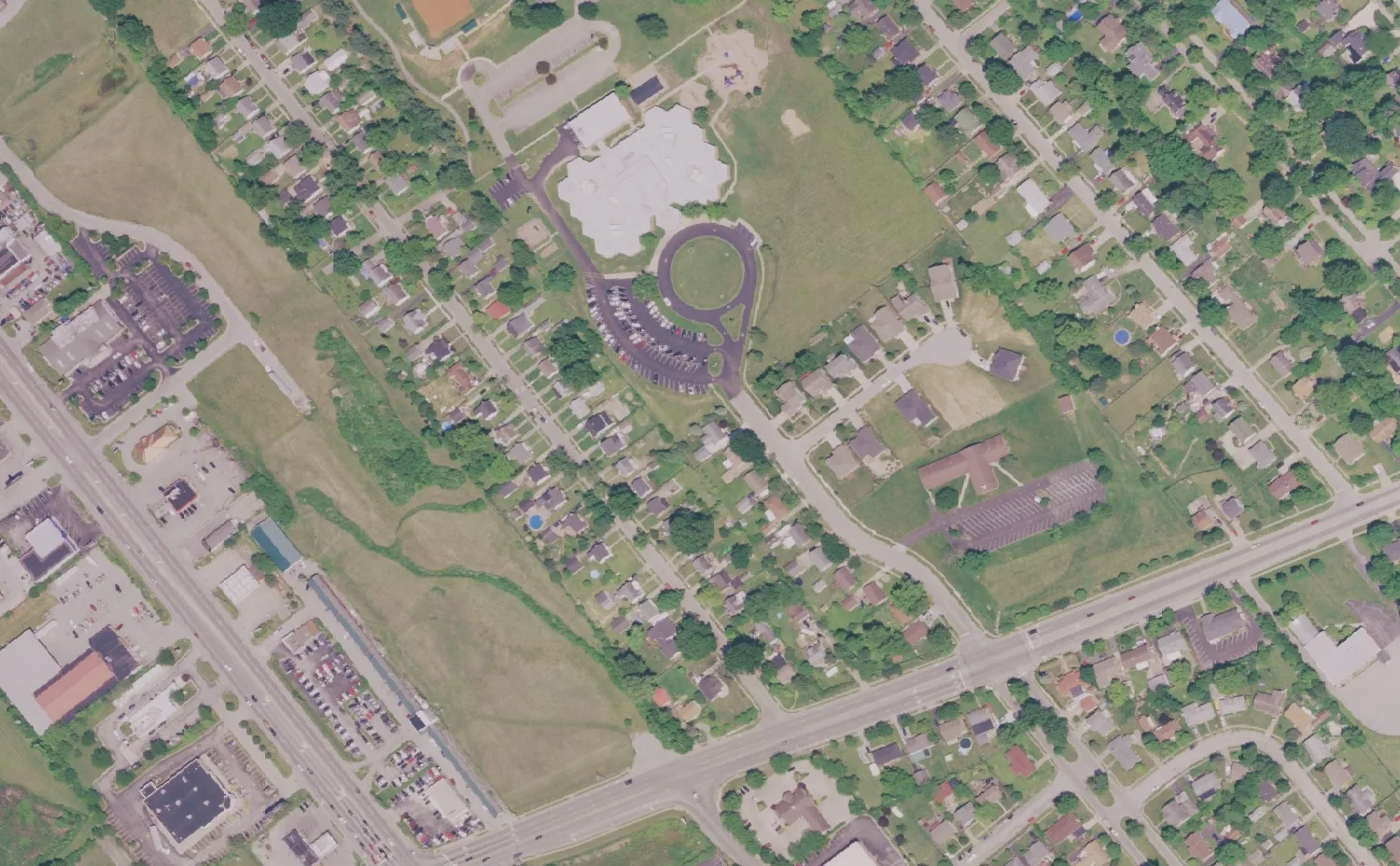 Northern Elementary School and its grounds on Rookwood Parkway in Lexington, seen from the air