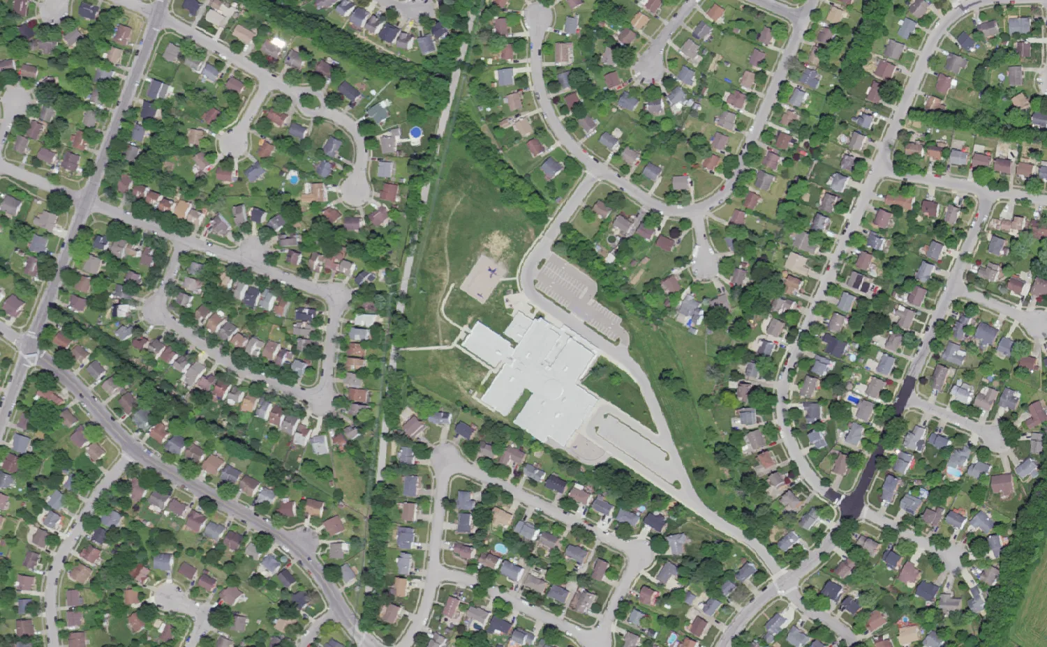 Squires Elementary School and its grounds on Squire Oak Drive in Lexington, seen from the air